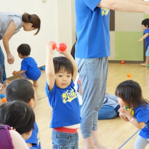 初めての習い事に、親子で運動リトミック